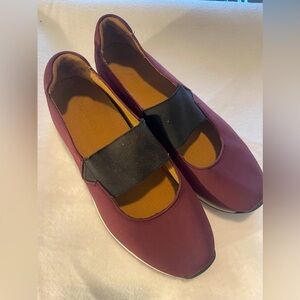 Vionic Cadee Mary Jane in Wine Slip On | 9.5